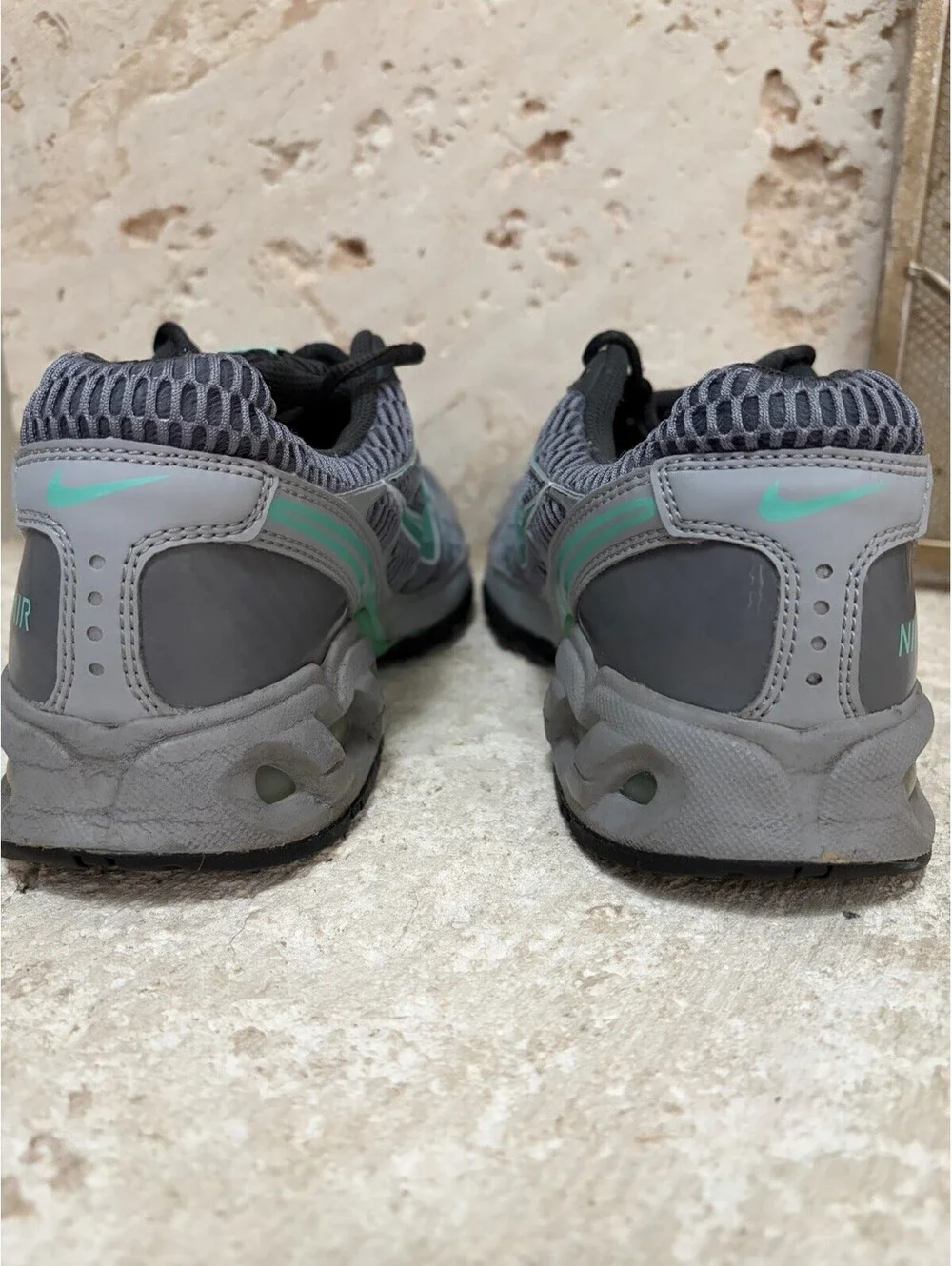 Nike Air Max Torch 4 Women’s Size 9 Grey Mint Green Running Shoes 343851-030